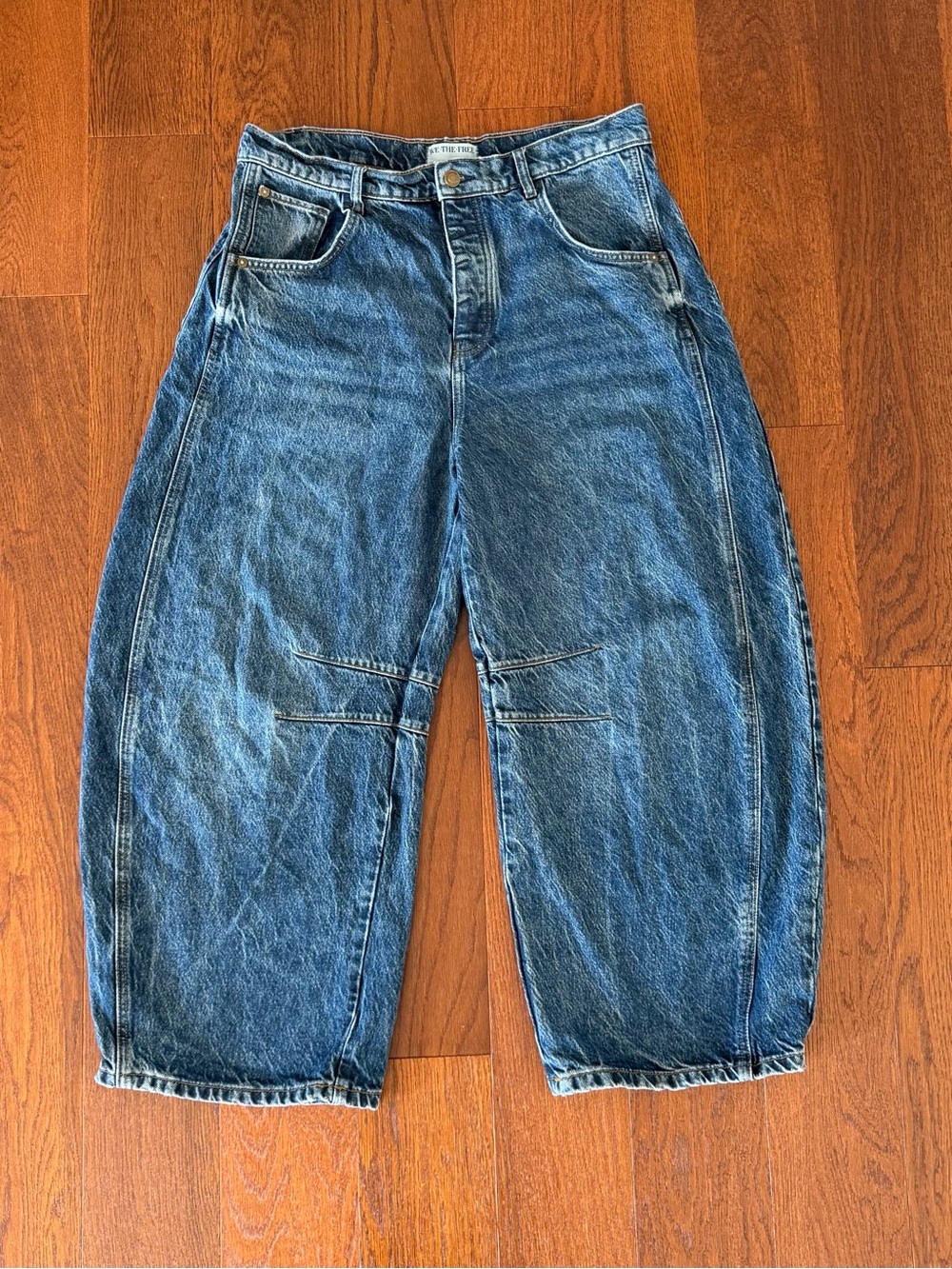 We The Free Good Luck Mid Rise Barrel Jeans in Deep End size 31 - Picture 5 of 11
